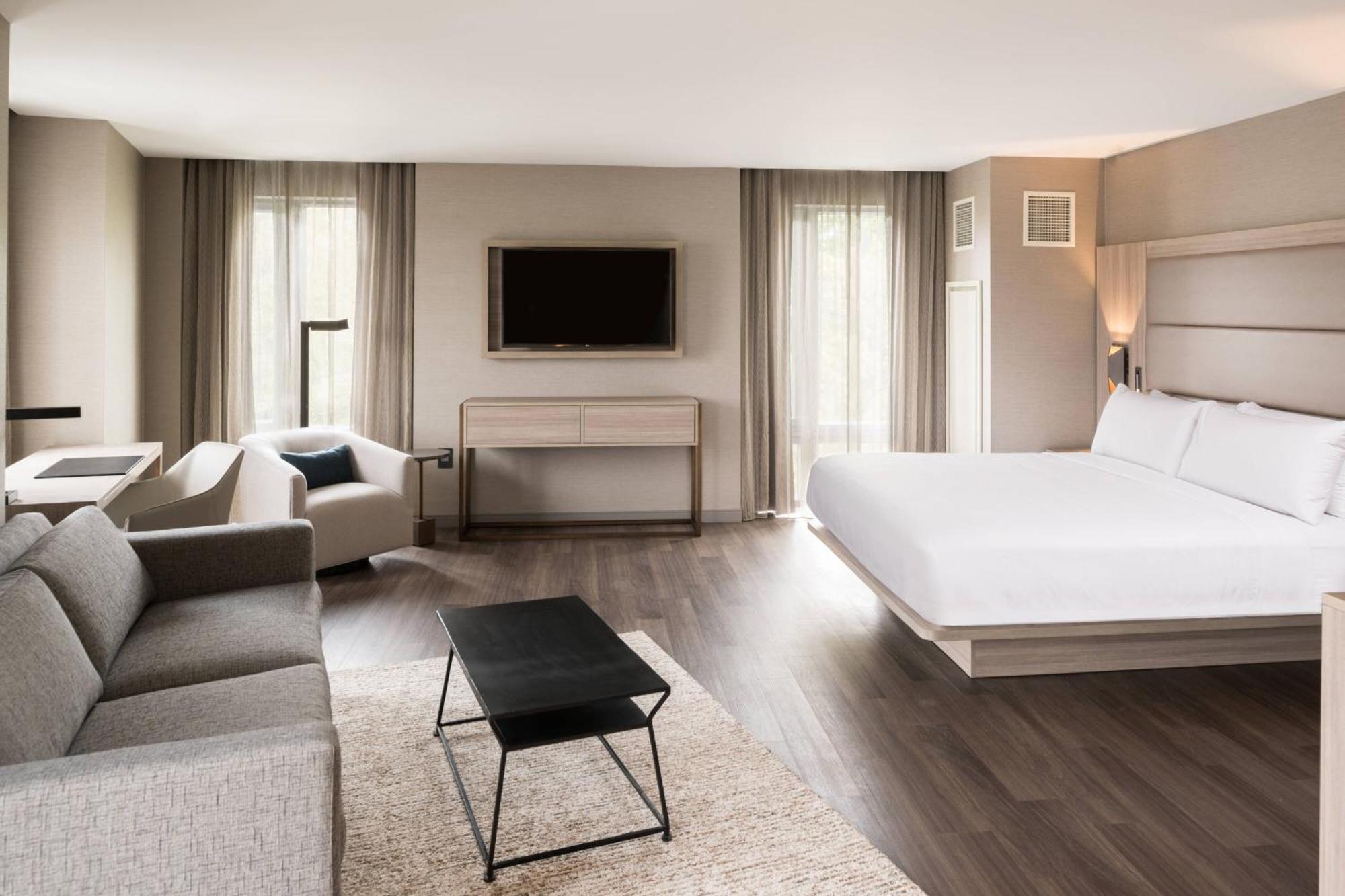 Ac Hotel By Marriott Boston Cleveland Circle Exterior photo